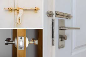 13 Different Types of Door Latches - Home Stratosphere - latch mechanism