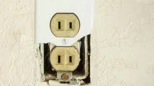 Are two-prong outlets up to code and legal? - How To Look At A House - prong plug