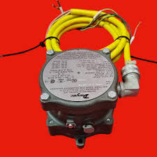 Differential Pressure Switches - McMaster-Carr - differential pressure switch
