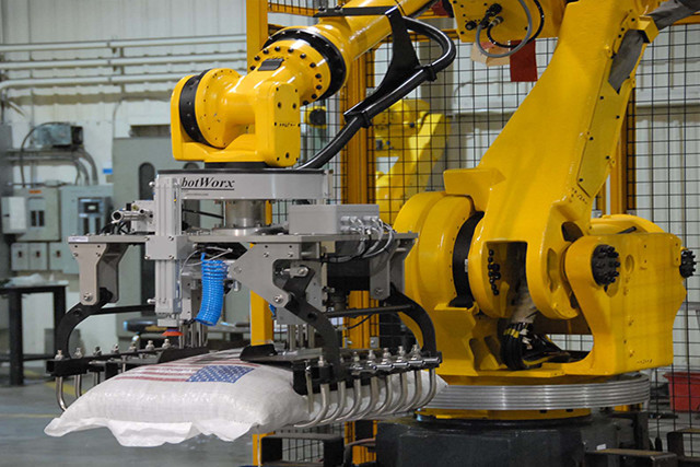 Illustrative example of palletizing robots from Google Search