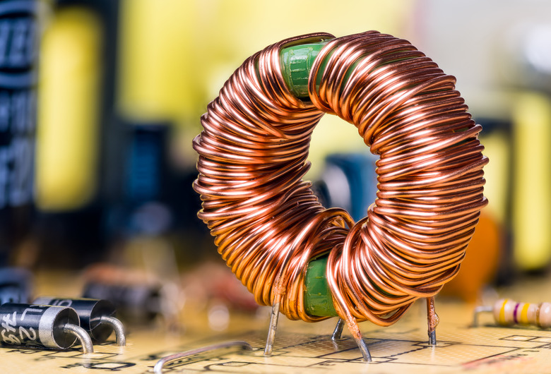 Illustrative example of toroidal inductors and transformers from Google Search