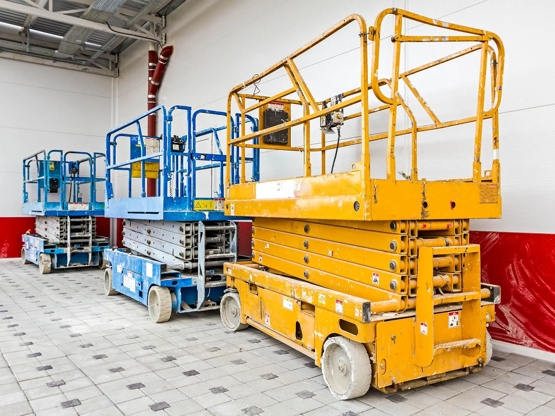 Illustrative example of types of scissor lifts from Google Search